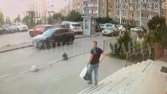 فیلم دوربین مداربسته، ایوان وورونیچ، افسر اطلاعاتی اوکراین را در کییف اندکی پیش از کشته شدنش در تاریخ ۱۰ جولای نشان میدهد.