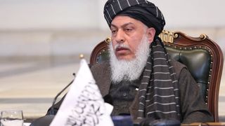 شوریدن یک وزیر؛ چه چیزی به ستانکزی جرئت تاختن به ملا هبتالله را میدهد؟