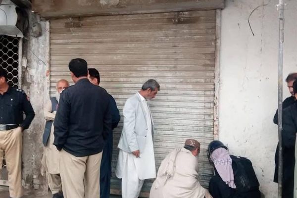 د چمن ځایي چارواکو د افغان کډوالو په نوم مارکېټونو او یوشمېر هټۍ وتړلې