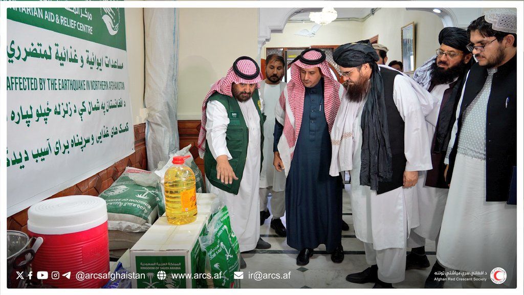 د ملک سلمان د بشري مرستو بنسټ د بلخ او سمنګان له زلزله‌ځپلو کورنیو سره مرسته وکړه