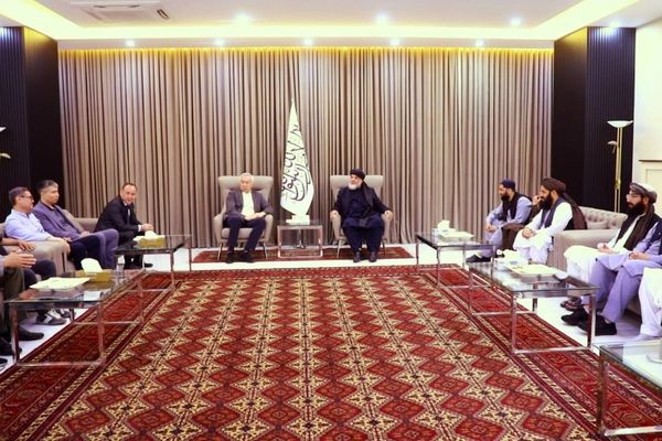 کابل ته د قزاقستاني پلاوي سفر؛ طالبان وایي قزاقي سوداګر پر افغاني توکو پانګونه ارزوي