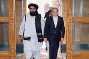 روزنامه جمهوری اسلامی: همنشینی با طالبان جایگاه ایران میان افغانها را تضعیف میکند
