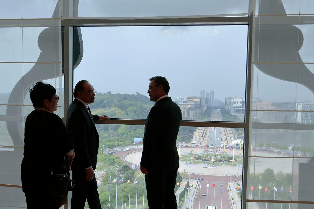 مالیزیا او قرغیزستان په نړیواله ټولنه کې د افغانستان د شاملولو غوښتنه کړې