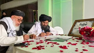 طنز سیاسی؛ طالبان در کتابچه یادبود ملا منصور چه نوشتند؟