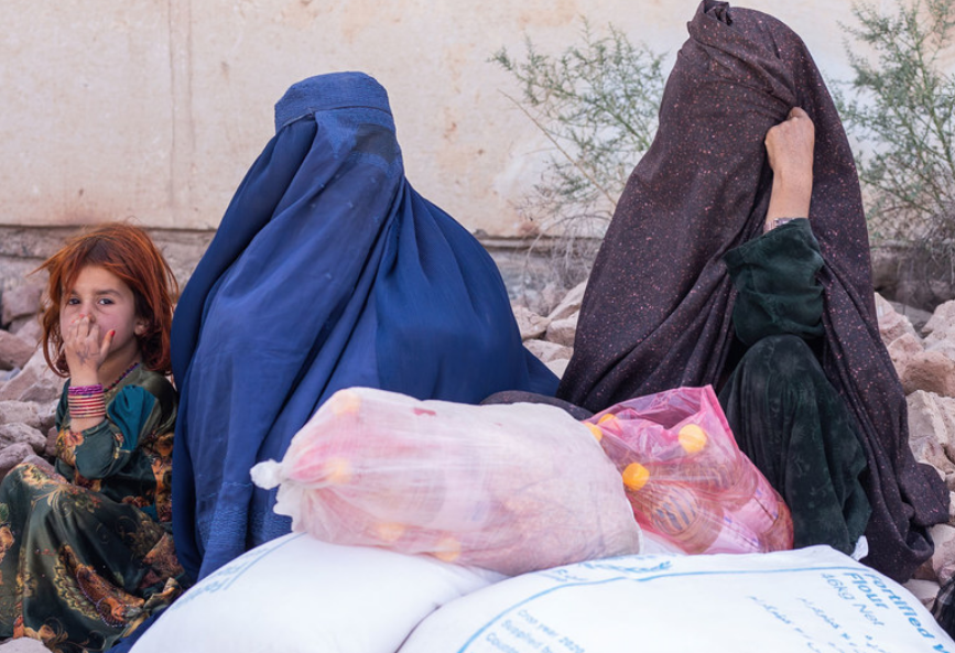 اوچا: په افغانستان کې نېږدې ۲۴ میلیونه وګړي د ژوندي پاتې کېدو لپاره مرستو ته اړتیا لري