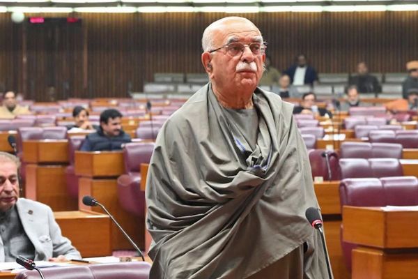 محمود خان اڅکزي د پاکستان د ژغورنې لپاره د لنډمهالي حکومت د جوړېدو غوښتنه وکړه