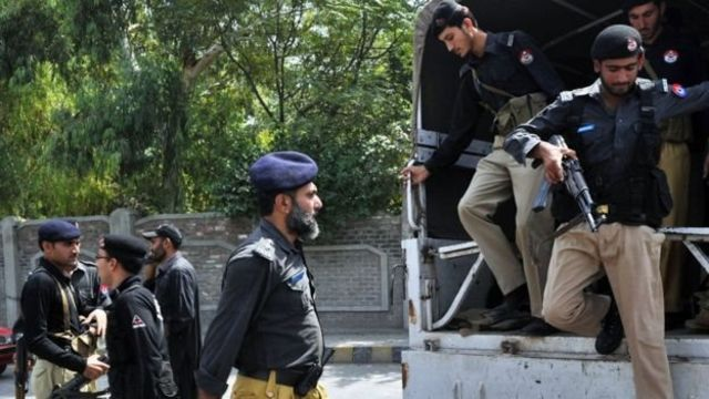 د خېبر پښتونخوا پولیسو په ترهګریزو فعالیتونو کې د لاس لرلو په تور د ۱۳۵ کسانو لېست خپور کړ