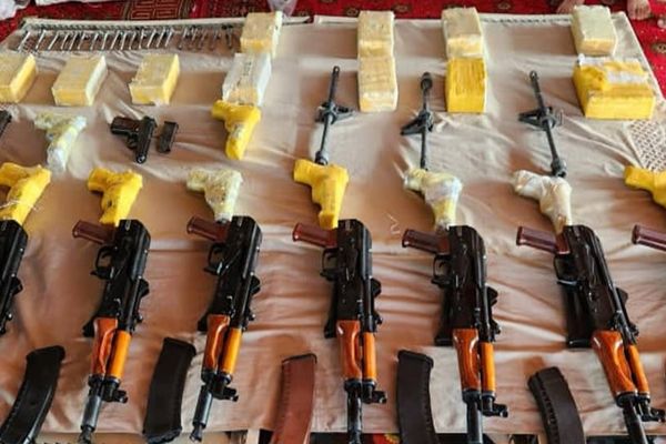 طالبان: په پکتیا کې له پاکستان نه افغانستان ته قاچاق کېدونکې وسلې نیول شوې دي