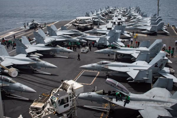 ناو هواپیمابر آبراهام لینکلن به خاورمیانه رسید