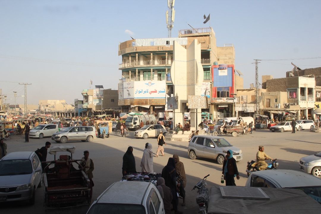 طالبانو د کندهار په بولدک ولسوالۍ کې د صرافۍ مارکېټ ډېری هټۍ بندې کړې دي