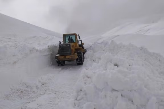 د درنې واورې له امله؛ د سالنګ، بامیان او دایکنډي لارې تړل شوې دي