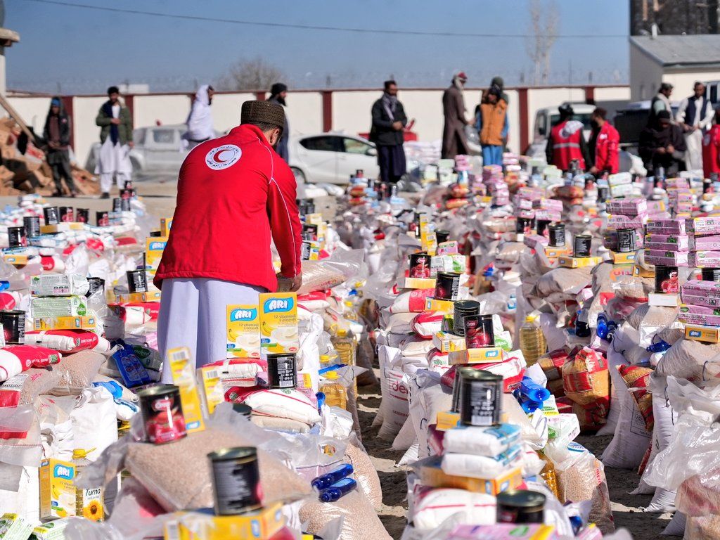 افغاني سره میاشت وایي په پکتیکا کې یې پر ۱۰۰۰ راستنو شویو کورنیو مرستې وېشلي دي