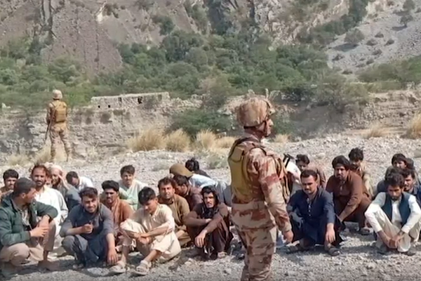 پاکستاني ځواکونو په بلوچستان کې ۱۰۳ افغانان نیولي