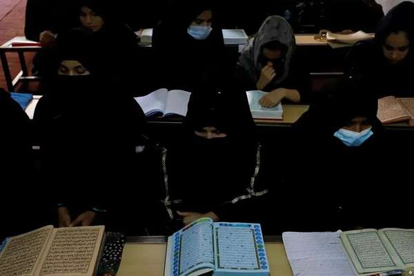 مقام طالبان در پنجشیر خواستار بازنگری نصاب آموزشی «به اساس ارزشهای اسلامی» شد