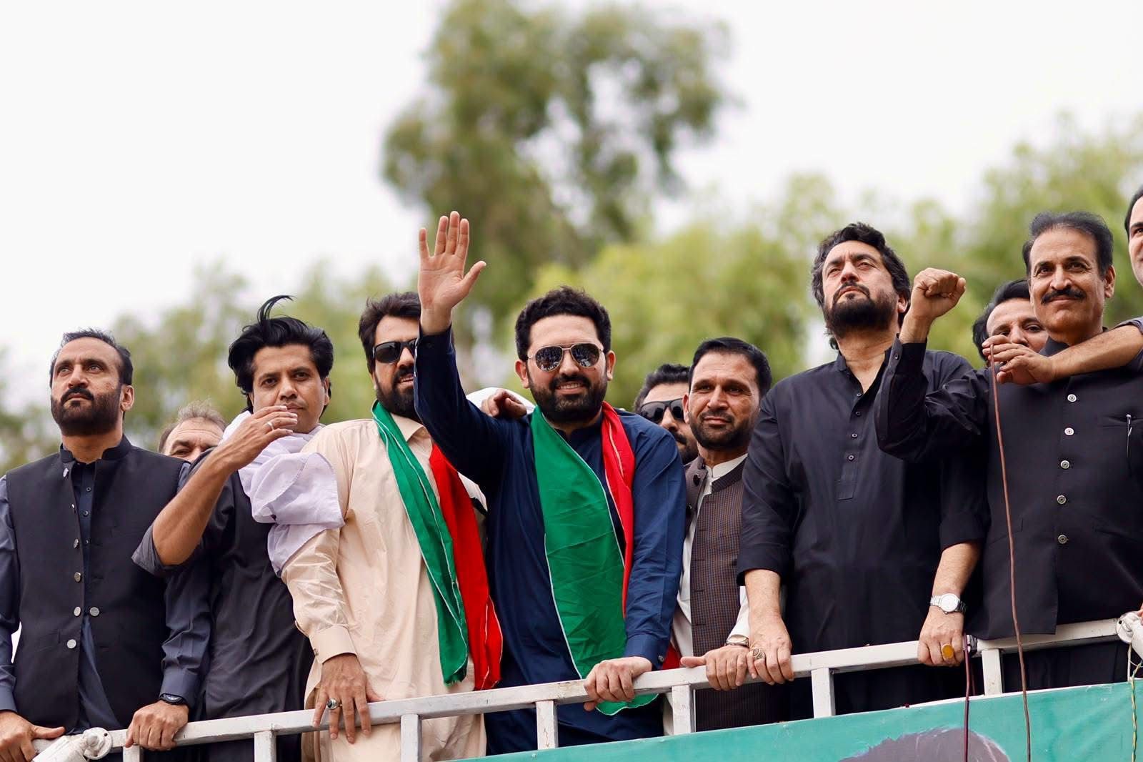 د پښتونخوا اعلی وزیر: د عمران خان د خوشې کېدو وروستۍ او یوازینۍ لار سوله‌ییز اعتراضونه دي