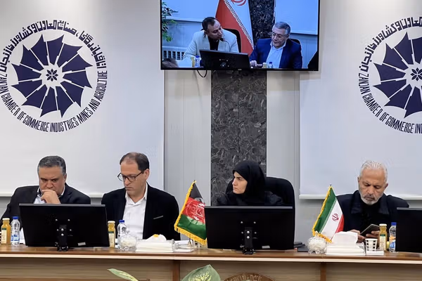 د ایران د زنجان ولایت یو سوداګریز پلاوی له افغان سوداګرو سره د اړیکو په موخه کابل ته ځي