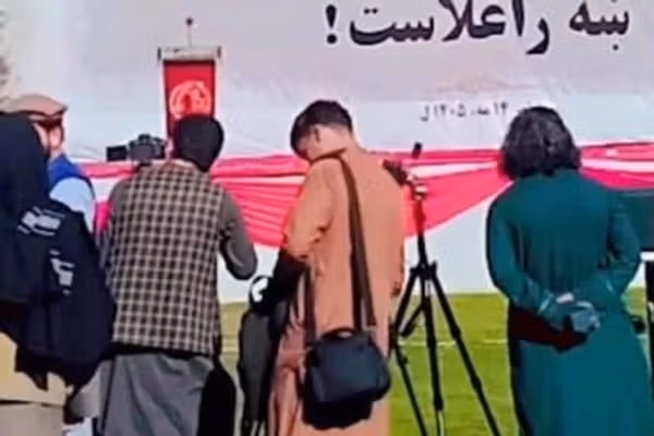 سازمان حمایت از رسانههای افغانستان میگوید طالبان در ننگرهار به خبرنگاران توهین کرده است