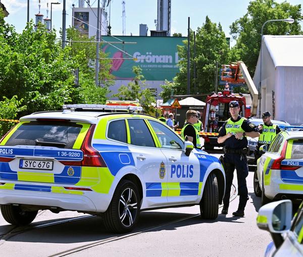 پولیس استکهلم به درخواست فردی برای سوزاندن تورات و انجیل مقابل سفارت اسرائیل مجوز داد