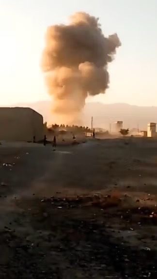 منابع امنیتی پاکستان: حمله انتحاری نزدیک پایگاه نظامی وزیرستان جنوبی ناکام شد