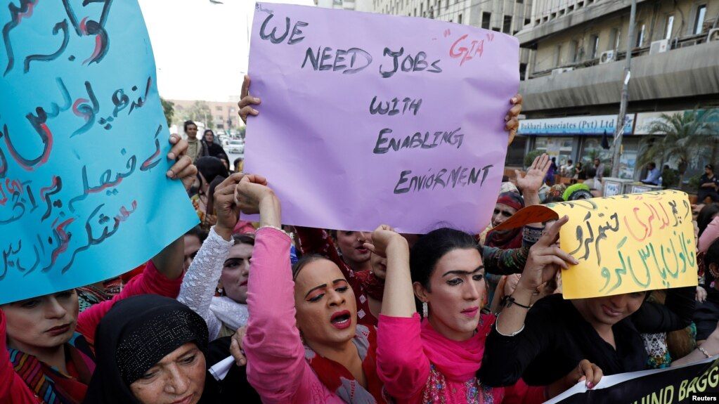 چند زن پاکستانی در خیبرپختونخوا «دو زن ترنس را با چاقو کشتند»