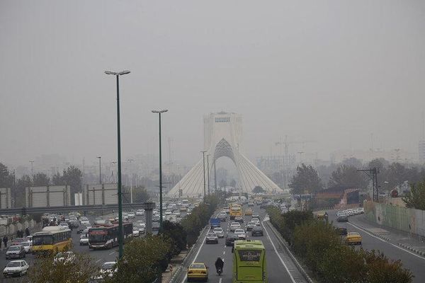 د تهران پولیسو هغه درې غله نیولي چې افغان کډوال به یې لوټل