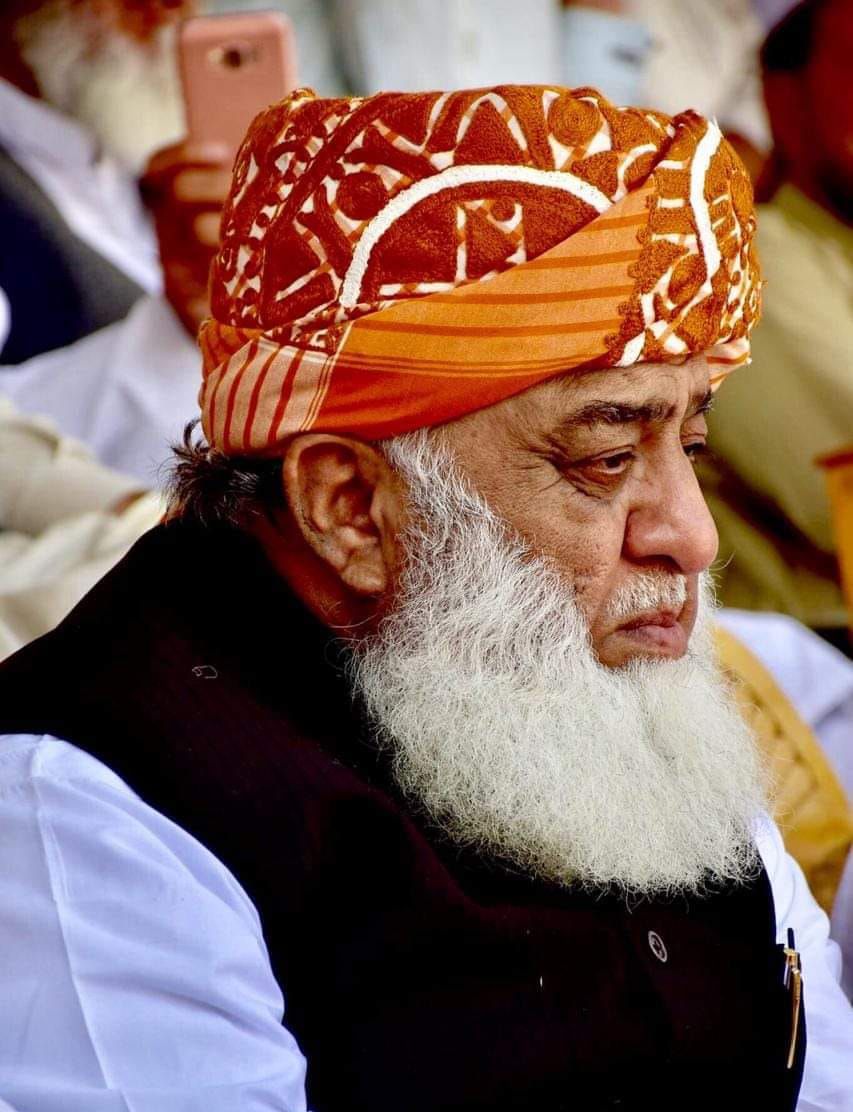 سرچینې: د طالبانو مشر ملا هبت الله د ملا فضل الرحمان سره ليدنه رد کړه