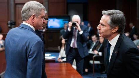 مکال: بلېنکن هوکړه کړې چې له افغانستانه د امریکا د وتلو ټول پټ اسناد وړاندې کړي