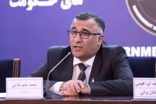 حلیم فدایي: طالبان نړۍ د شرقي او غربي وېش پر اساس قضاوت کوي حال دا چې قران دا منطق ردوي