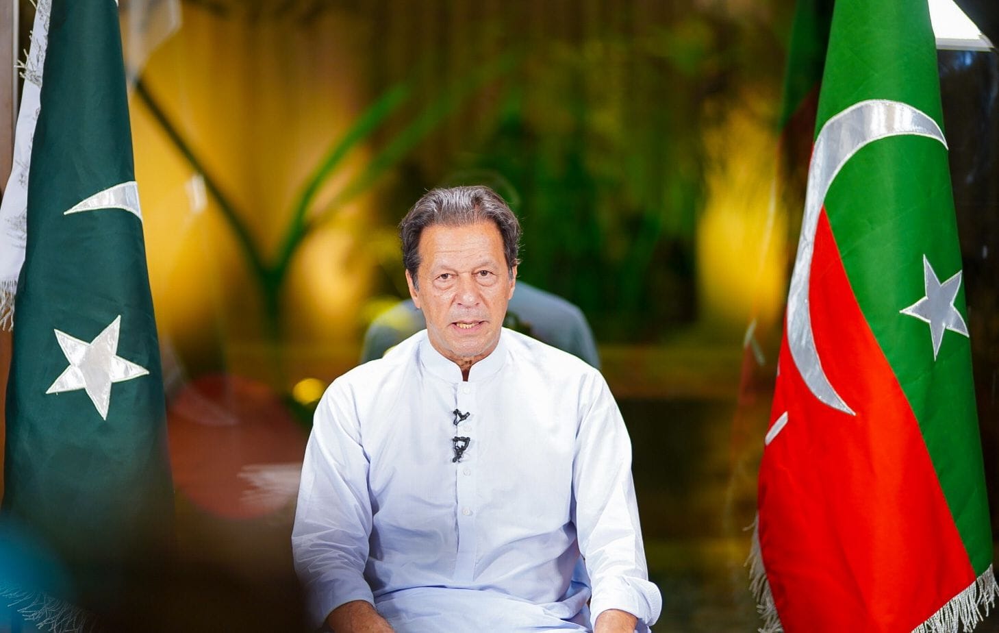 عمران خان اعلام کرد که مجالس پنجاب و خیبر پختونخوا را منحل می‌کند