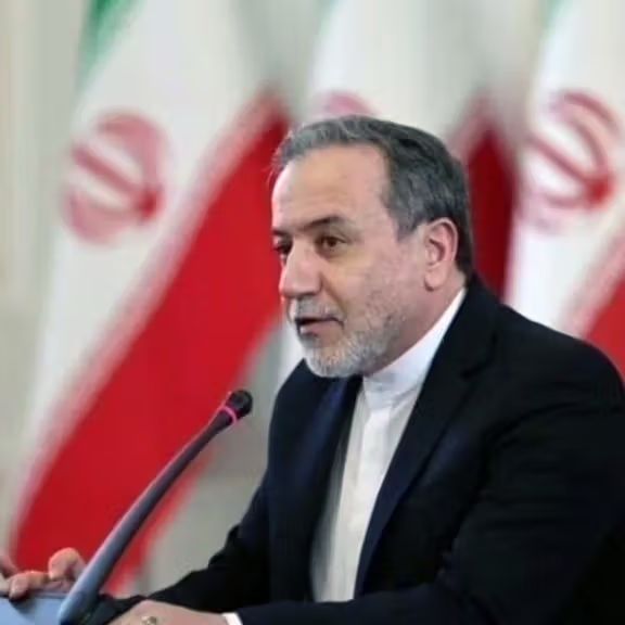 عراقچي: ایران د اټومي انرژۍ د سولهییز استعمال او د یورانیمو د غني کولو قانوني حق لري