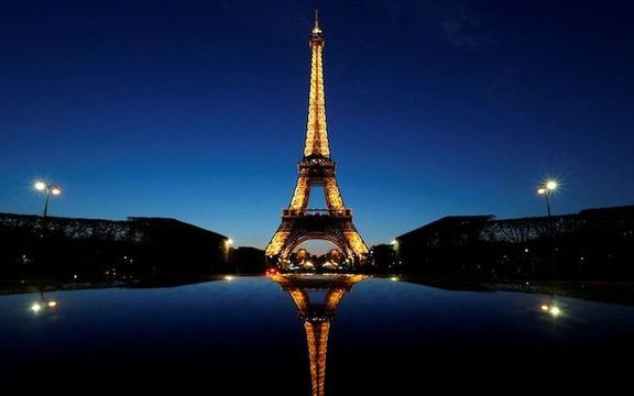 بحران انرژی در فرانسه؛ چراغهای برج ایفل زودتر خاموش میشود