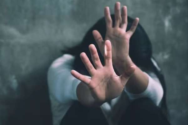 مشهد کې ۱۵ کلنه افغانه نجلۍ د خپل ۲۲ کلن مېړه له خوا وژل شوې ده