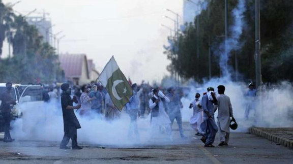 له بحران سره مخ پاکستان؛ د پاکستان سیاسي او اقتصادي کړکېچ ته کتنه