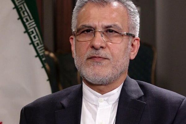 دستیار وزیر خارجه ایران با خانوادههای کشتهشدگان اخراجی افغان همدردی کرد