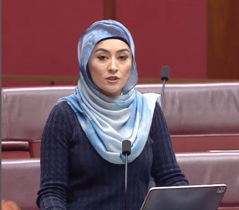 سناتور افغان‌تبار استرالیا خواهان حمایت از حقوق زنان افغانستان شد