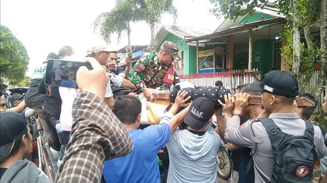 رانش زمین در اندونزیا جان دستکم ۱۰ نفر را گرفت