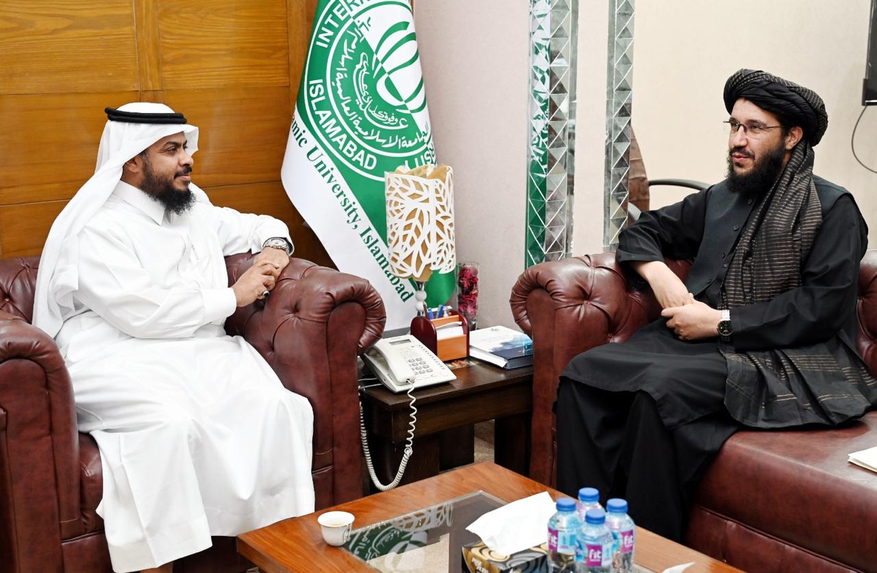 احمد شکیب د اسلام‌اباد نړیوال اسلامي پوهنتون له رییس سره د افغان محصلینو پر ستونزو غږیدلی