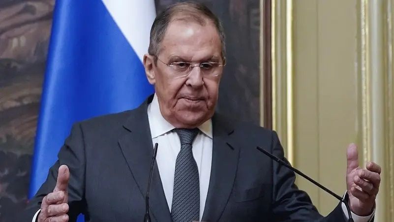لاوروف: روسیه به د هغو ځایونو په نښه کولو ته دوام ورکړي چې د اوکراین پوځ یې کاروي