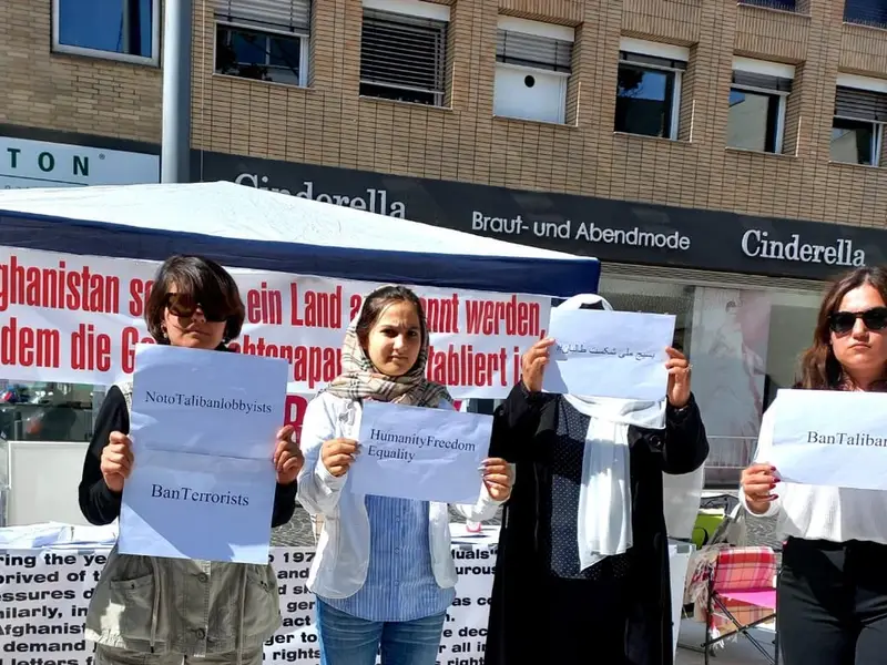 په جرمني کې د افغان ښځینه فعالانو د نه خوړلو اعتصاب درېیمه ورځ روانه ده 