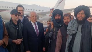 د امریکايي پلاوي او طالبانو لیدنه کې د پردې ترشا څه تېر شول؟