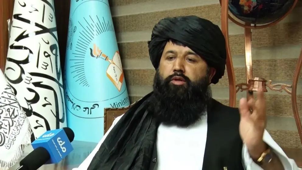 ندا محمد ندیم له مدرسې فارغو طالبانو ته؛ په اداري بستونو پسې به نه ګرځئ