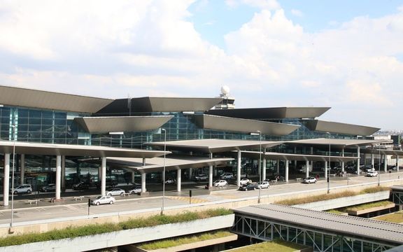 میدان هوایی کورولوس در برزیل از ایجاد یک مرکز اسکان ویژه برای مهاجران افغان خبر داد