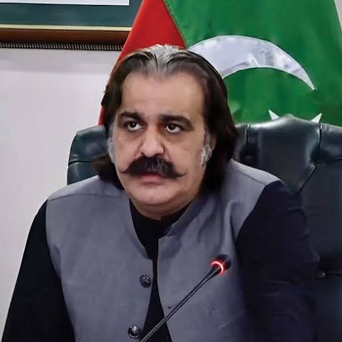 علي امین ګنډاپور: د افغانستان ستونزه يوازې د خبرو اترو له لارې هوارېږي