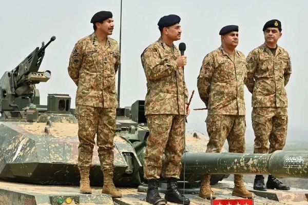 در سایه تنش با هند و طالبان؛ پاکستان ساختار فرماندهی نظامی خود را دگرگون کرد