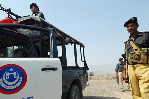 د امنيتي ګواښونو له امله؛ په واڼه کې «رستم بازار» د لنډ مهال لپاره تړل شوی