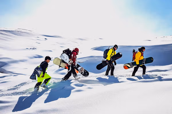 نخستین برنامه ورزشی اسنوبورد در کابل با حضور صد ورزشکار برگزار شد