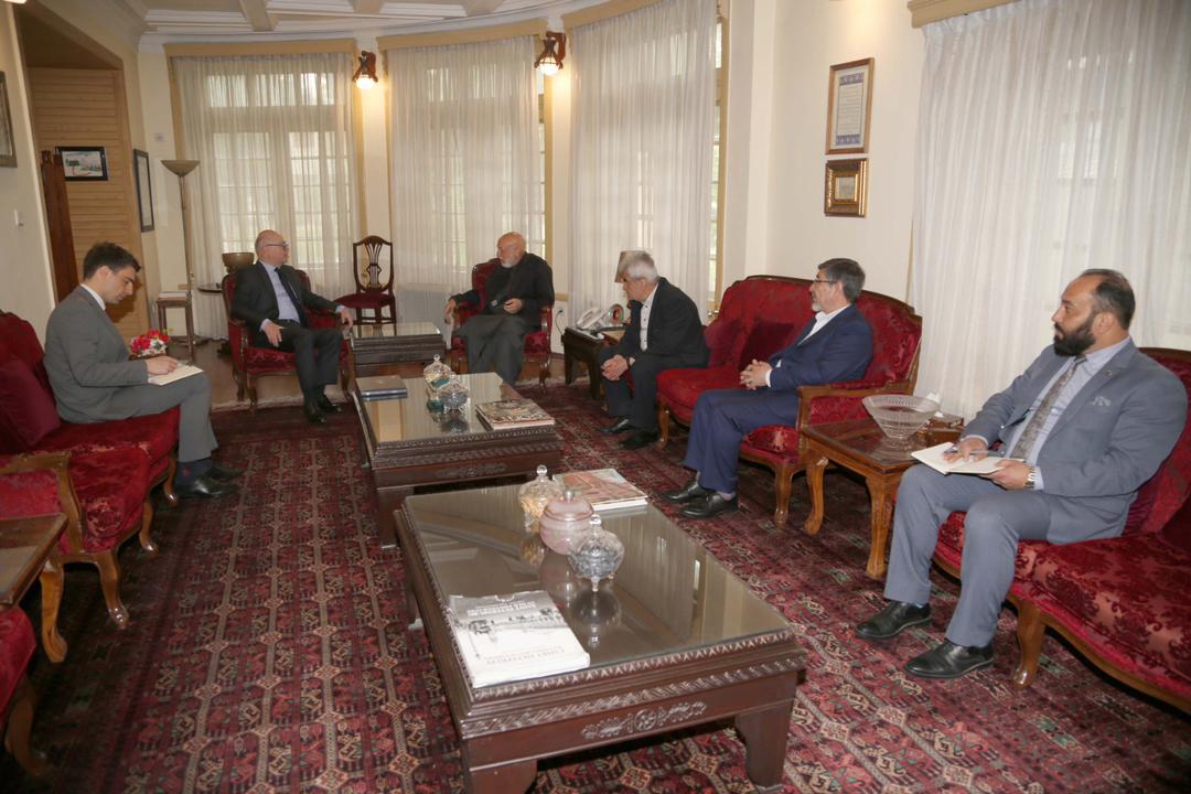 حامد کرزی با سفیر ترکیه درباره نشست هفته آینده در دوحه گفت‌وگو کرد