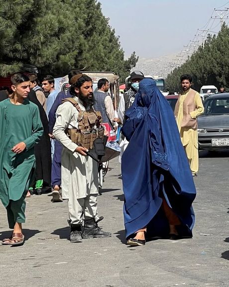 قانون امر به معروف طالبان «سالانه یکونیم میلیارد دالر» به اقتصاد افغانستان آسیب میزند