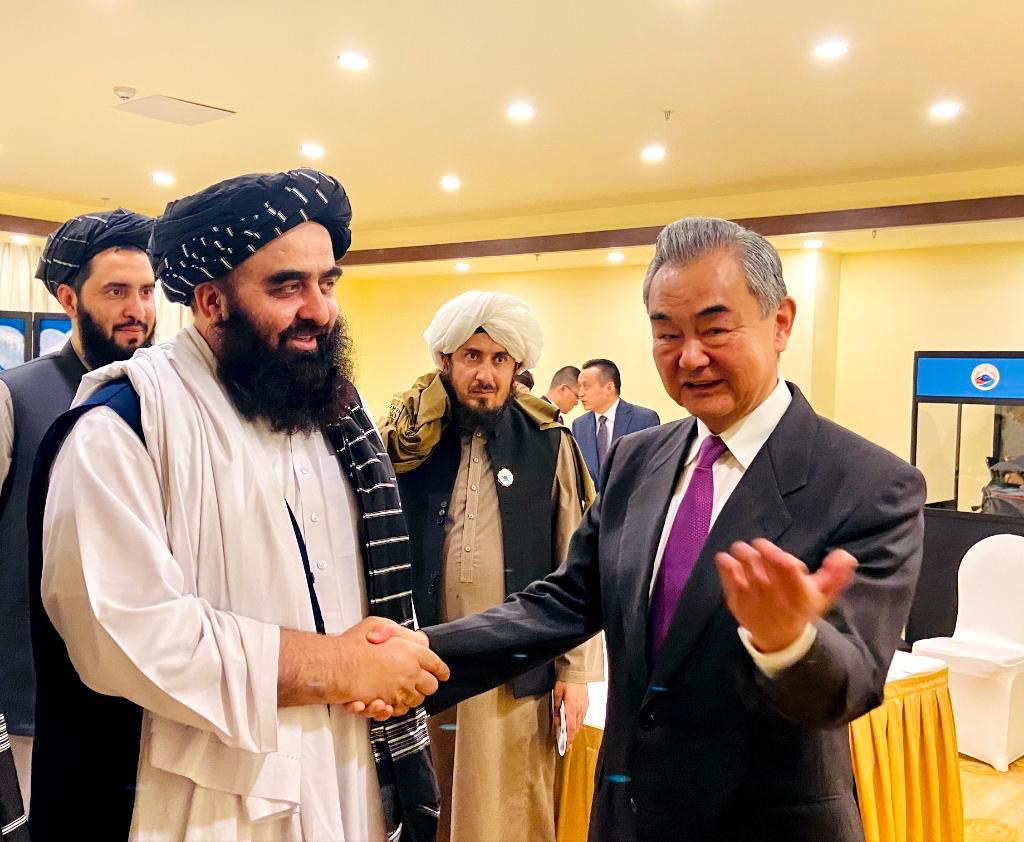 چینایي رسنۍ: چین په افغانستان کې د امریکا د ځنډېدلو مرستو تش شوی ځای نه شي ډکولای