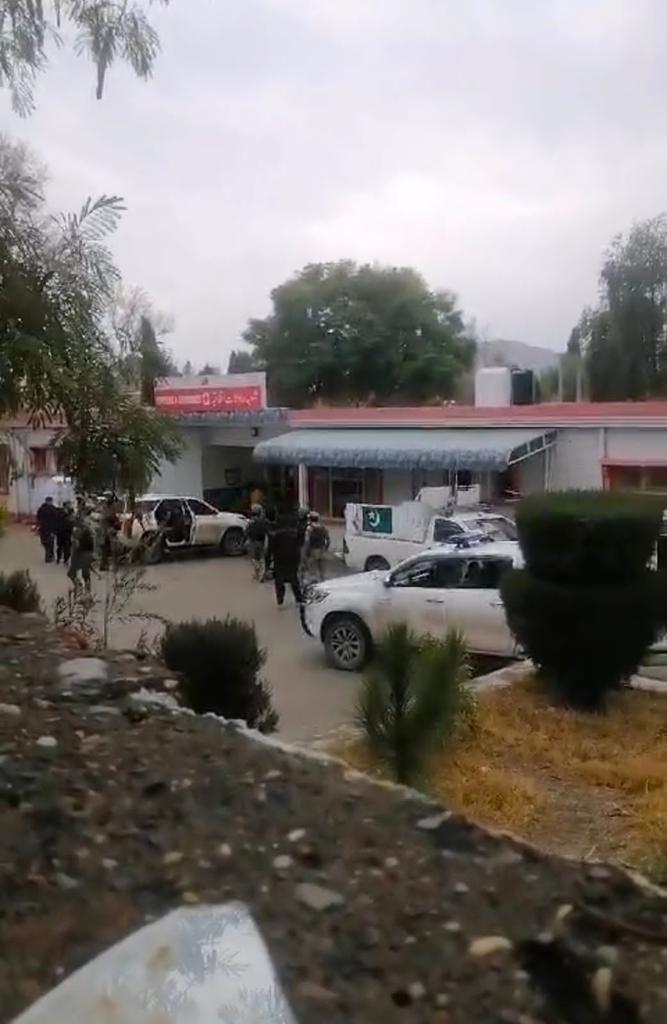 د کورمې په بګن سیمه کې پر هغه کاروان برید شوی چې پاړه چنار ته یې اړین توکي لېږدول